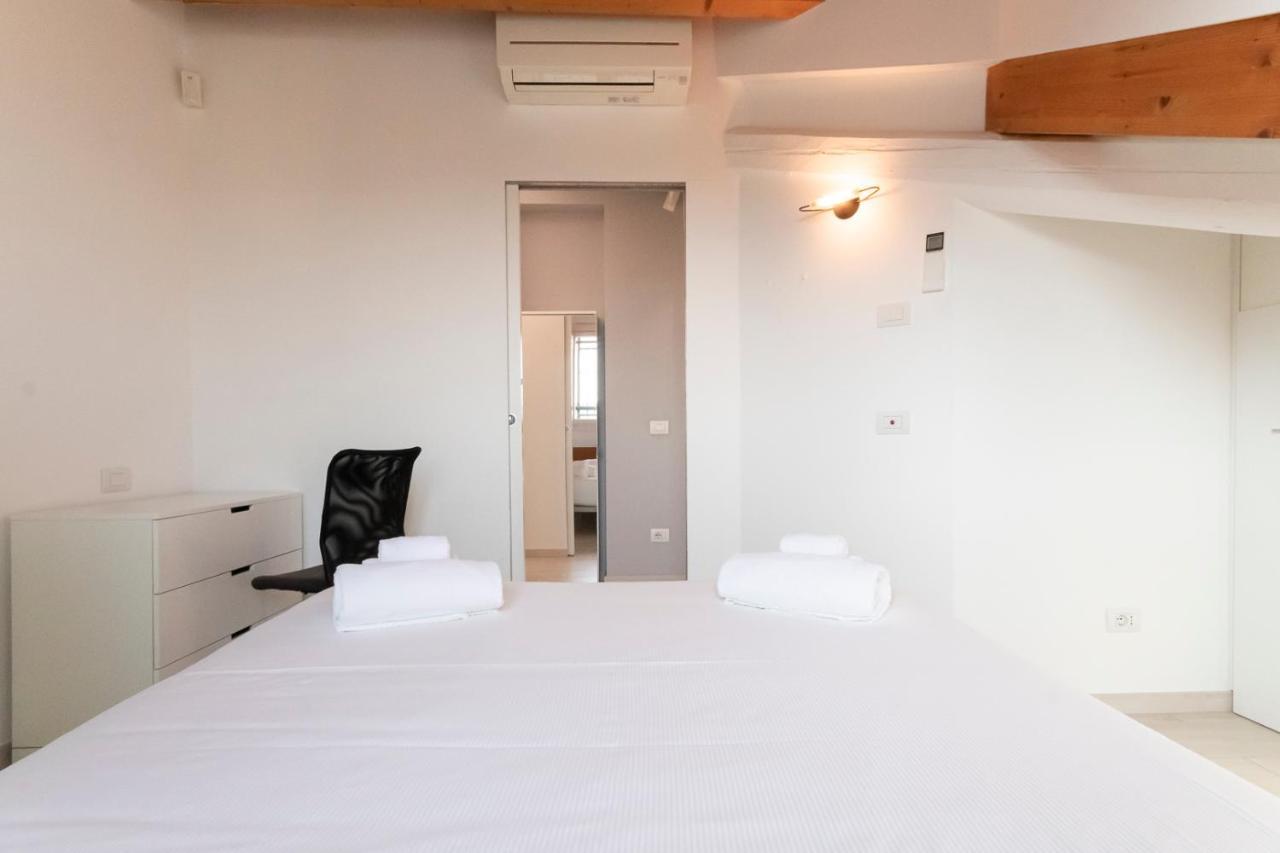 Mansarda Cola Apartment Milan Exterior photo